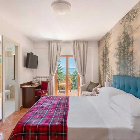 Rasinus Hotel 4*