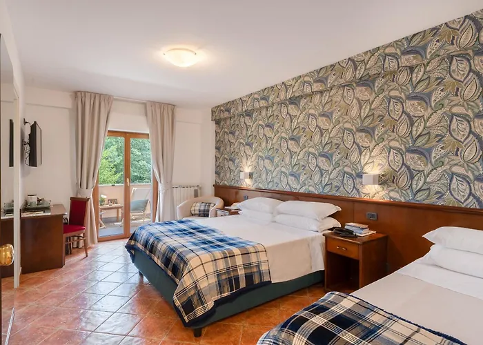 Rasinus 4* روكاراسو